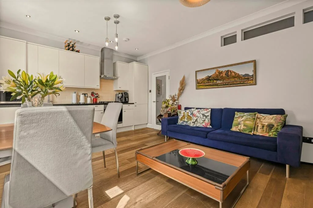 3 bedroom flat for rent