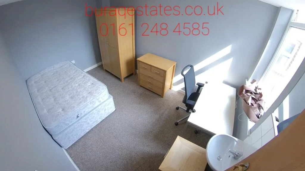 6 bedroom terraced house for rent
