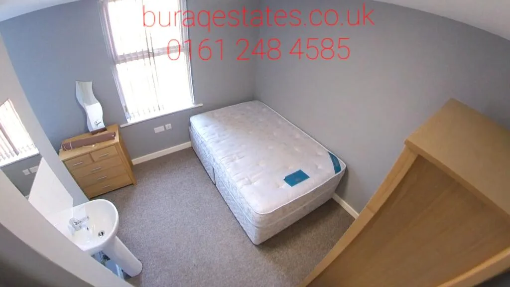 6 bedroom terraced house for rent