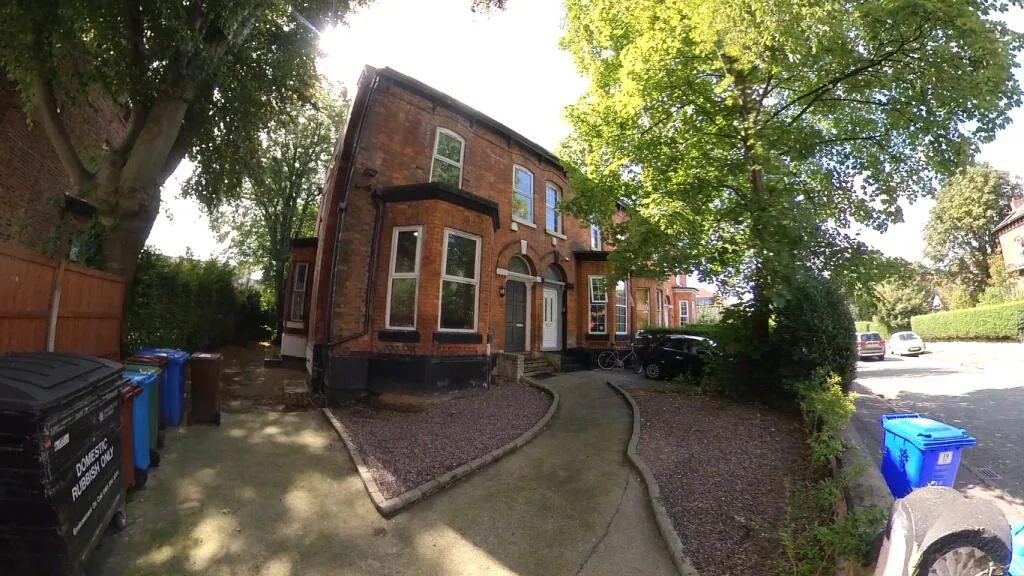 9 bedroom semi-detached house for rent