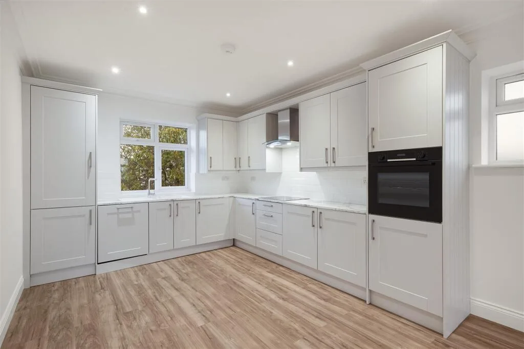 3 bedroom maisonette for rent
