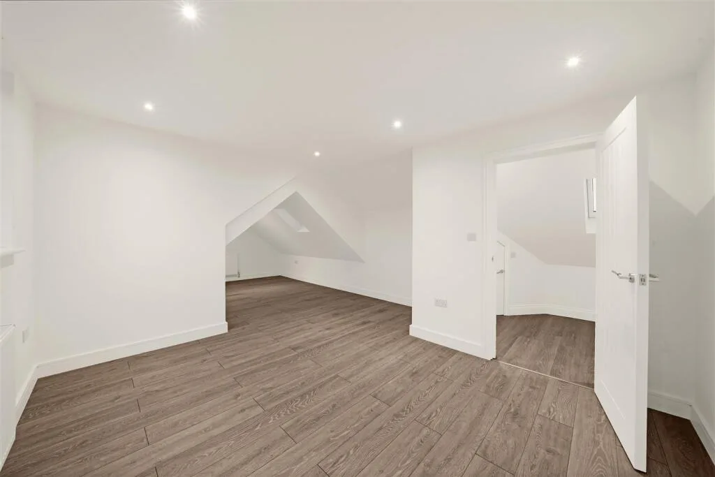 3 bedroom maisonette for rent