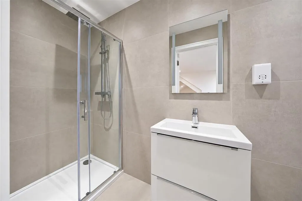 3 bedroom maisonette for rent