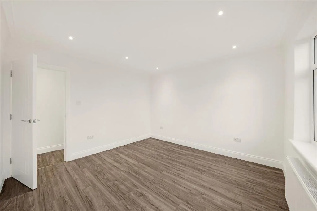 3 bedroom maisonette for rent