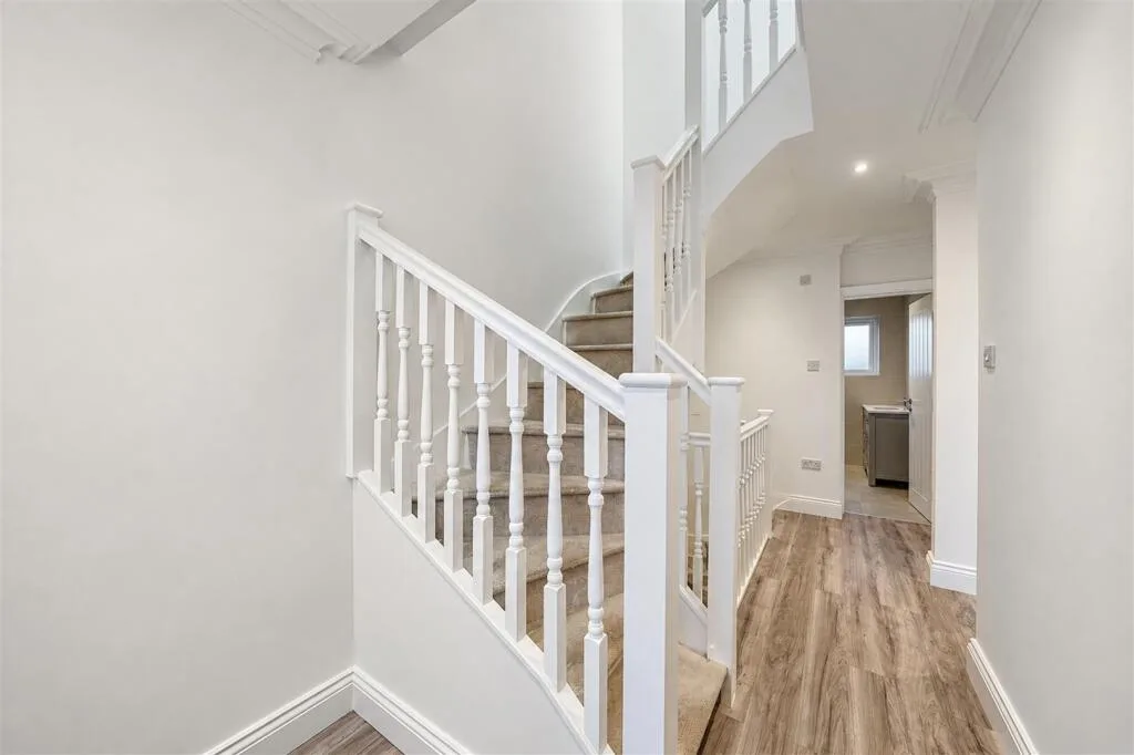 3 bedroom maisonette for rent