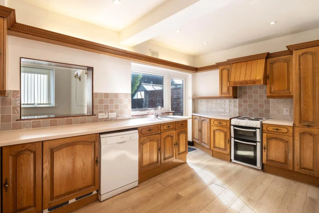 3 bedroom semi-detached house for rent