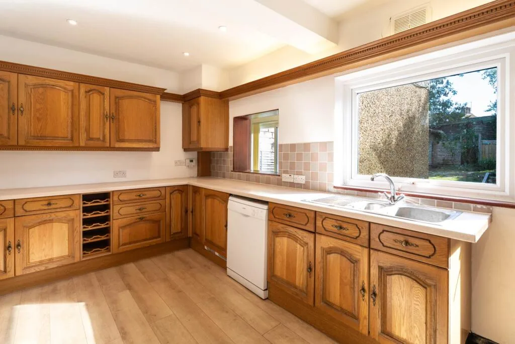 3 bedroom semi-detached house for rent