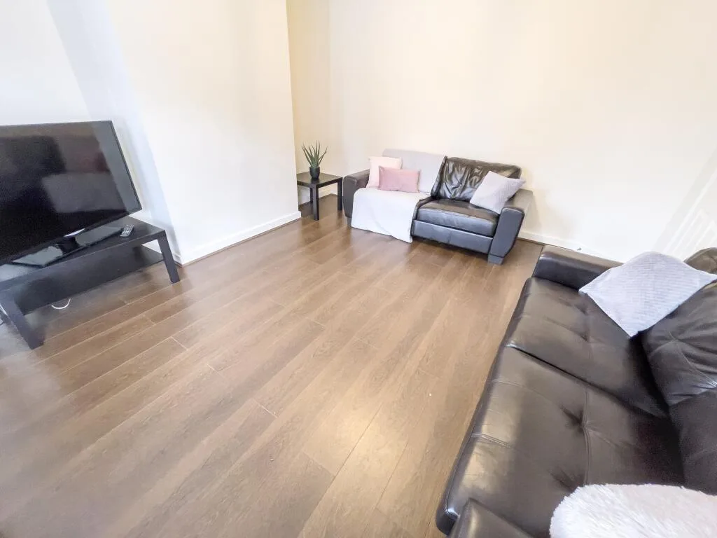 4 bedroom terraced house for rent