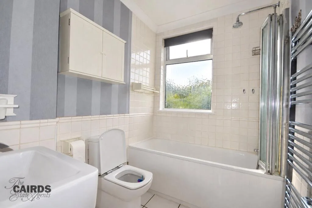 4 bedroom end of terrace house for rent