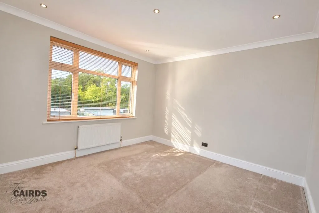 4 bedroom end of terrace house for rent