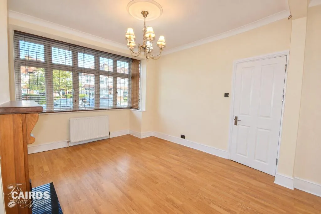 4 bedroom end of terrace house for rent