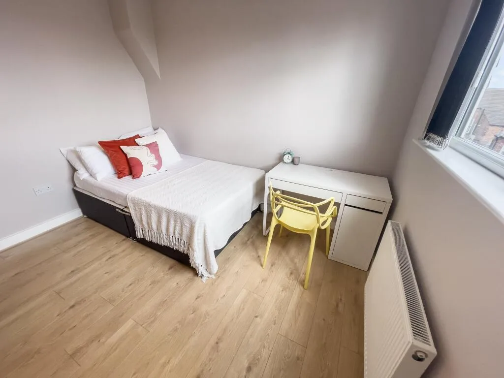 6 bedroom terraced house for rent