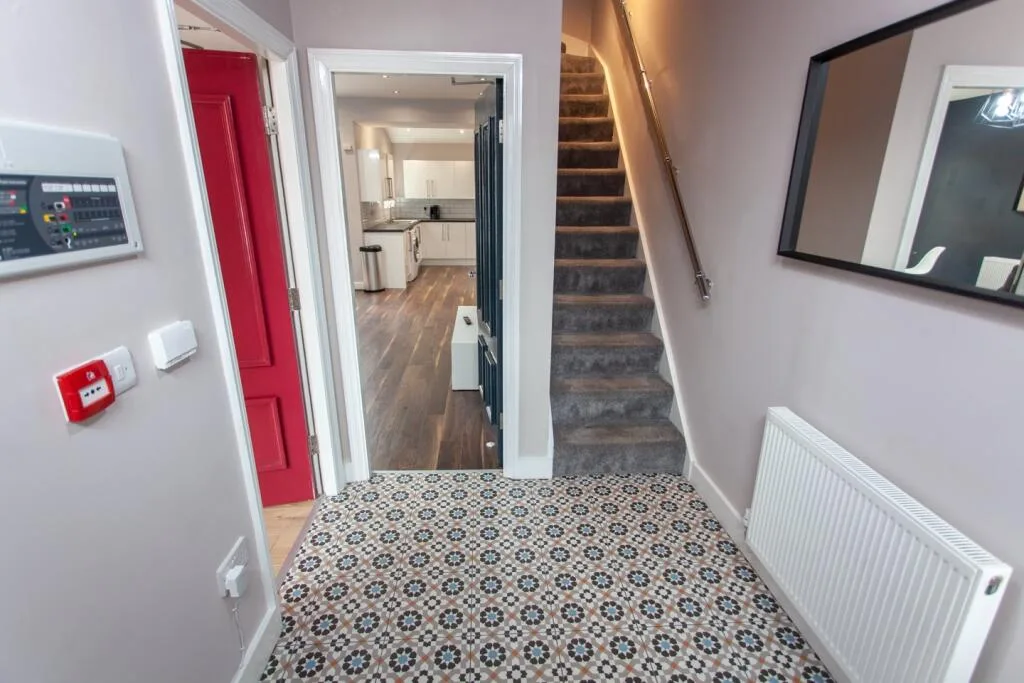 6 bedroom terraced house for rent