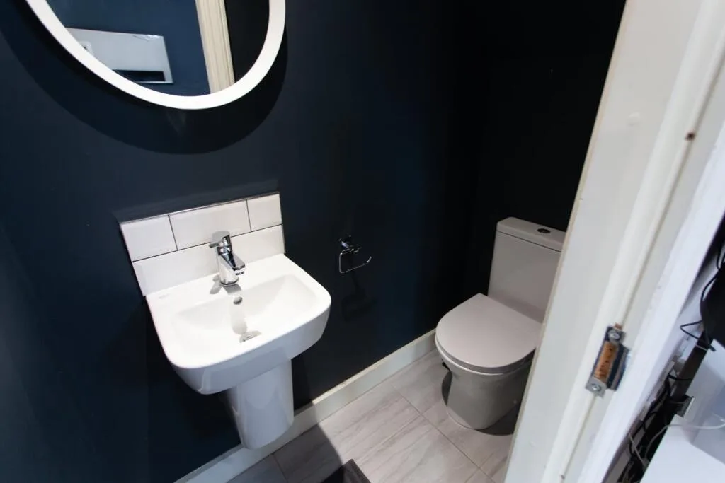 6 bedroom terraced house for rent