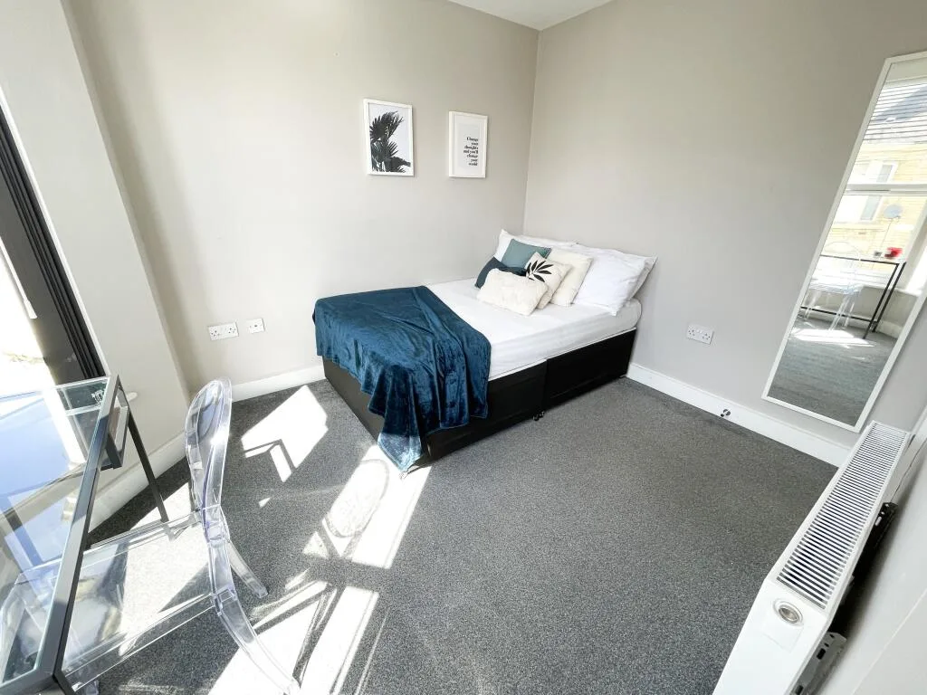5 bedroom terraced house for rent