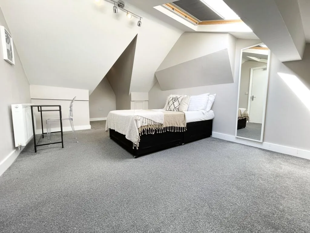 5 bedroom terraced house for rent