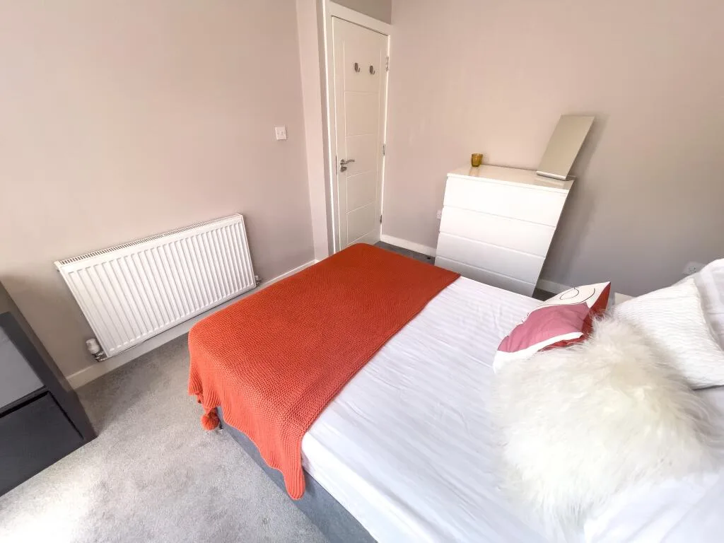5 bedroom terraced house for rent