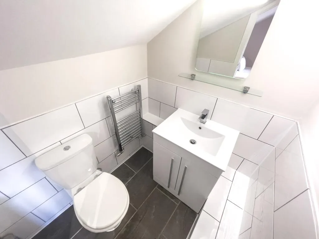 5 bedroom terraced house for rent