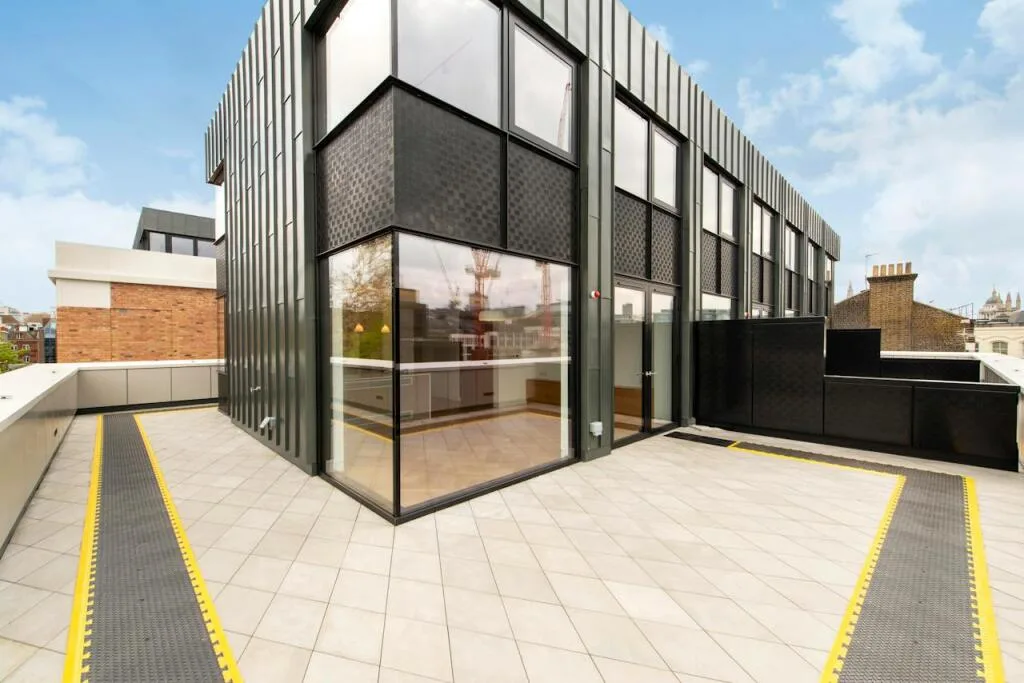 2 bedroom maisonette for rent