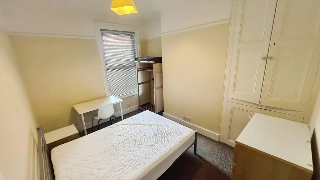 5 bedroom terraced house for rent
