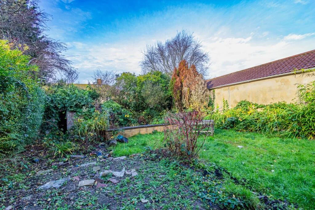 3 bedroom semi-detached house for rent