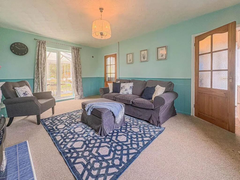 3 bedroom semi-detached house for rent