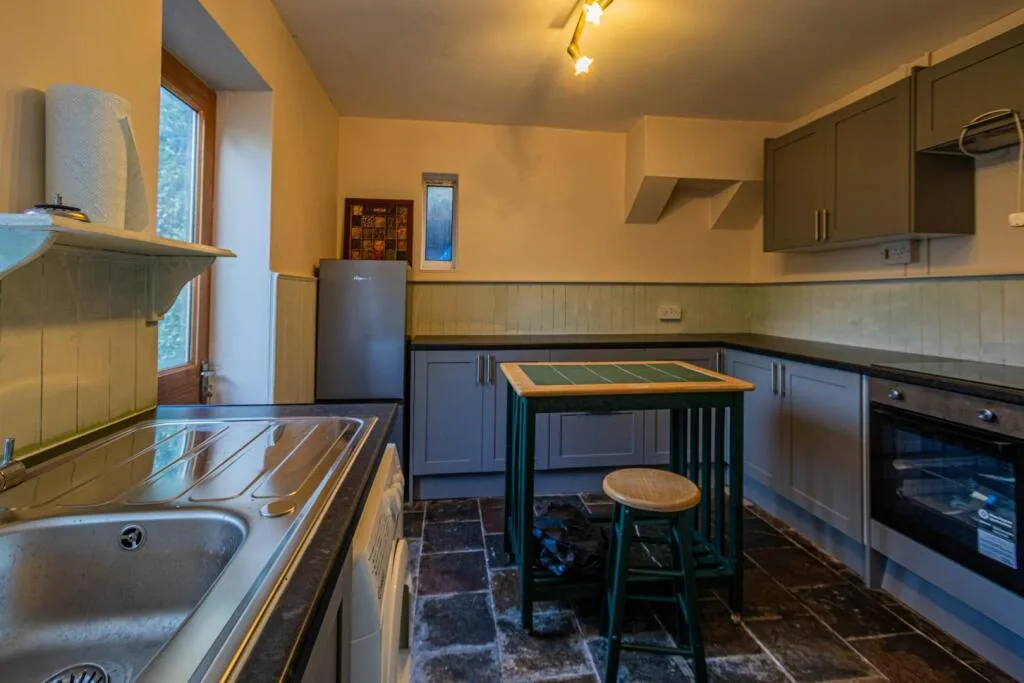 3 bedroom semi-detached house for rent