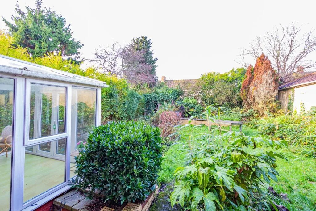 3 bedroom semi-detached house for rent