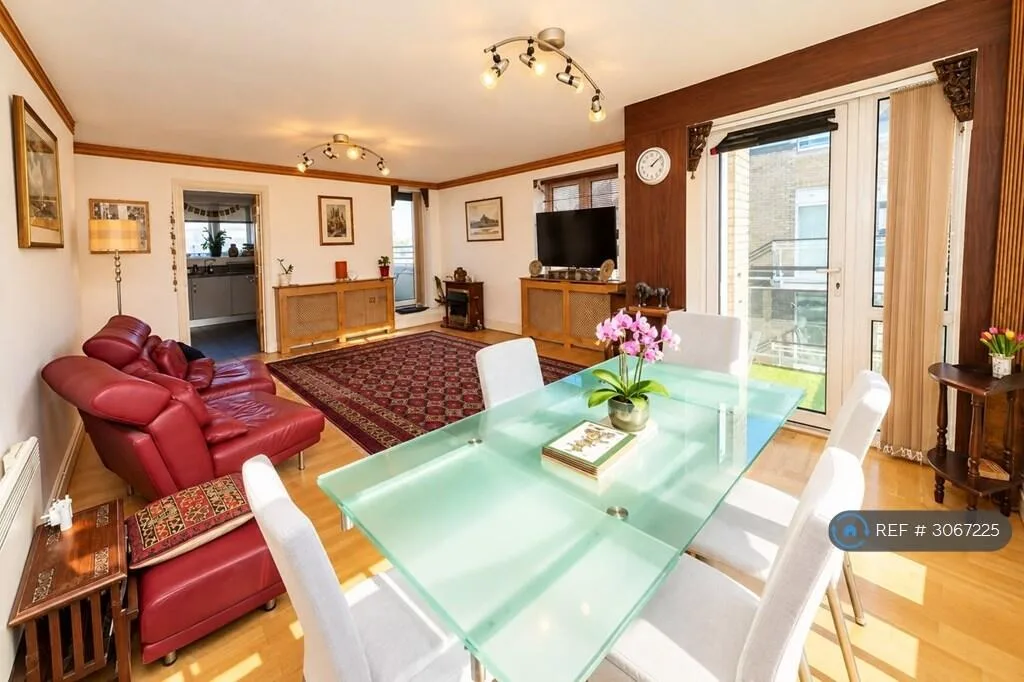 3 bedroom flat for rent