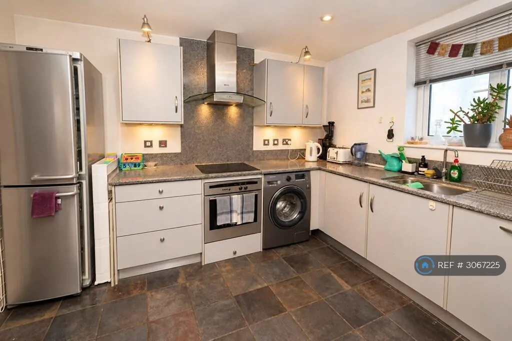 3 bedroom flat for rent