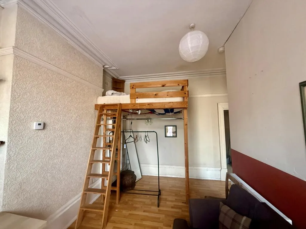 Studio flat for rent