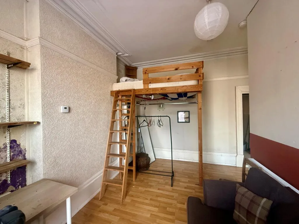 Studio flat for rent