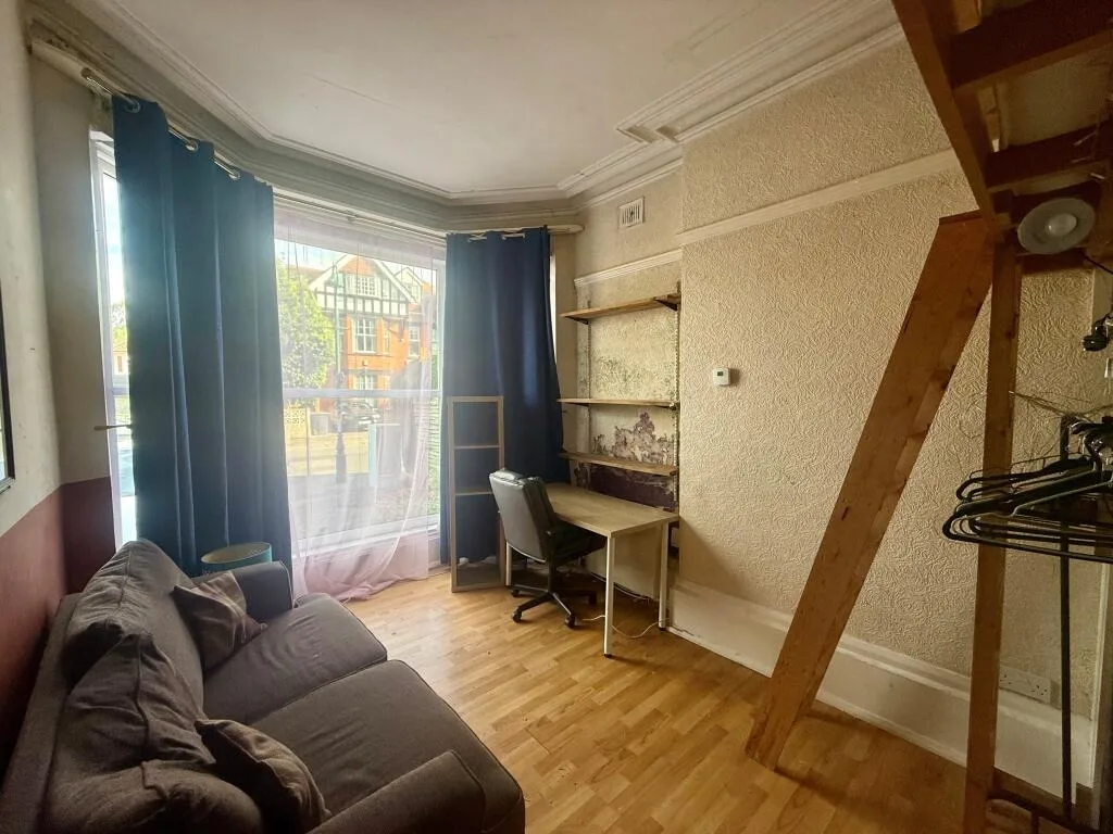 Studio flat for rent