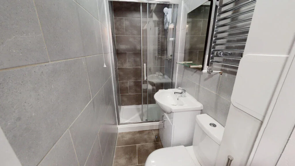 6 bedroom house for rent