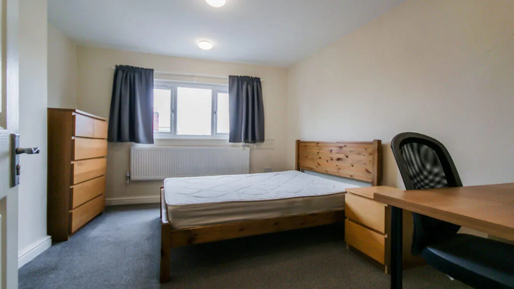 5 bedroom terraced house for rent