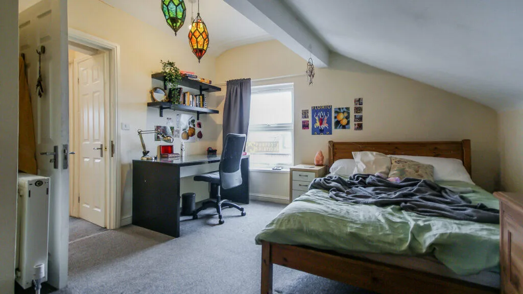 5 bedroom terraced house for rent