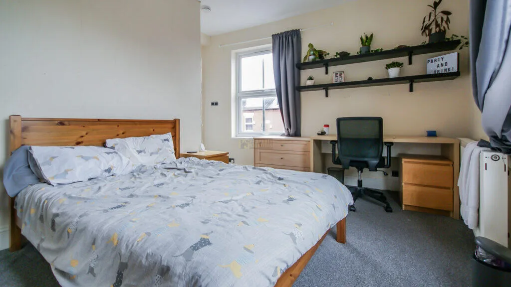 5 bedroom terraced house for rent