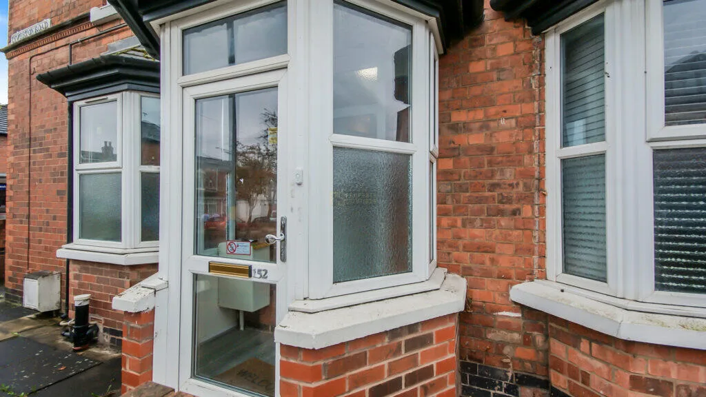 5 bedroom terraced house for rent
