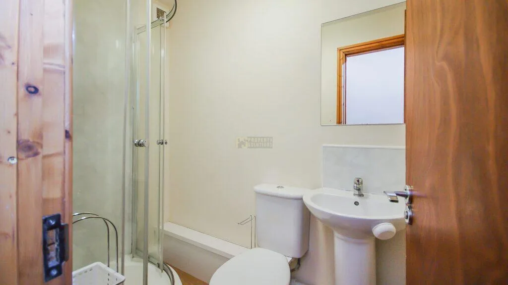 5 bedroom terraced house for rent