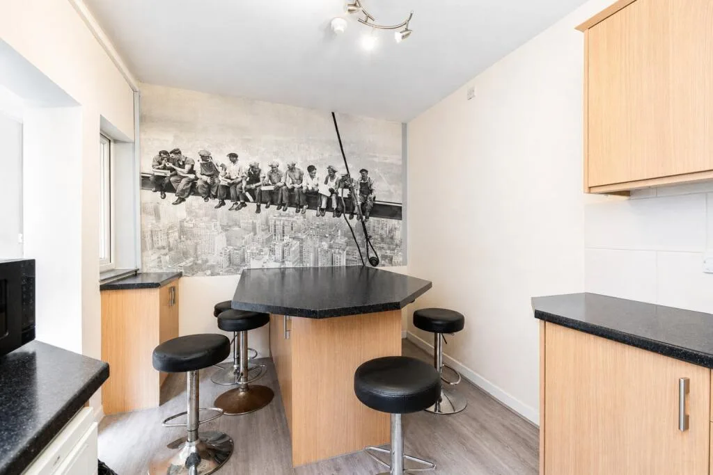 8 bedroom terraced house for rent