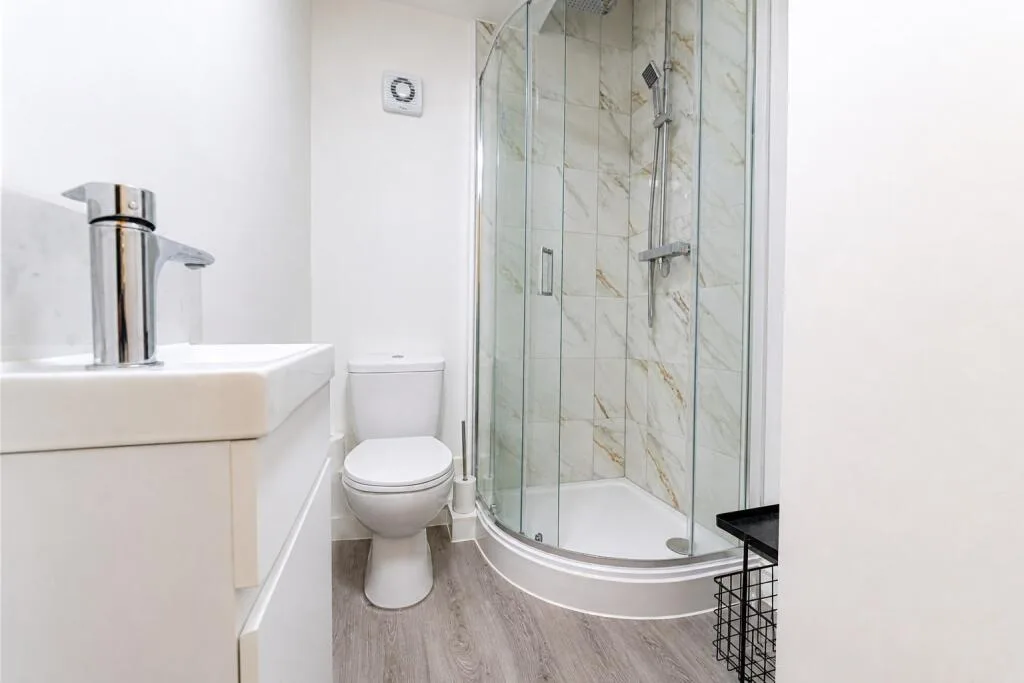 8 bedroom terraced house for rent