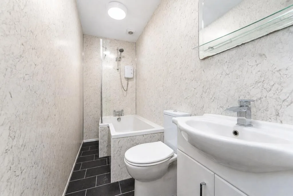 8 bedroom terraced house for rent