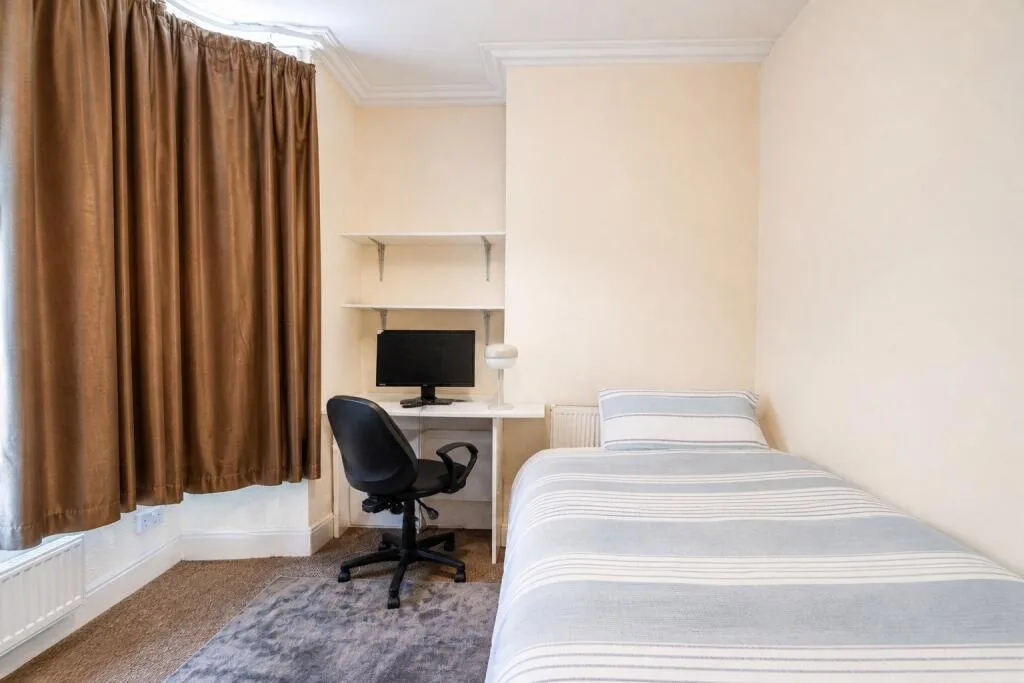 8 bedroom terraced house for rent
