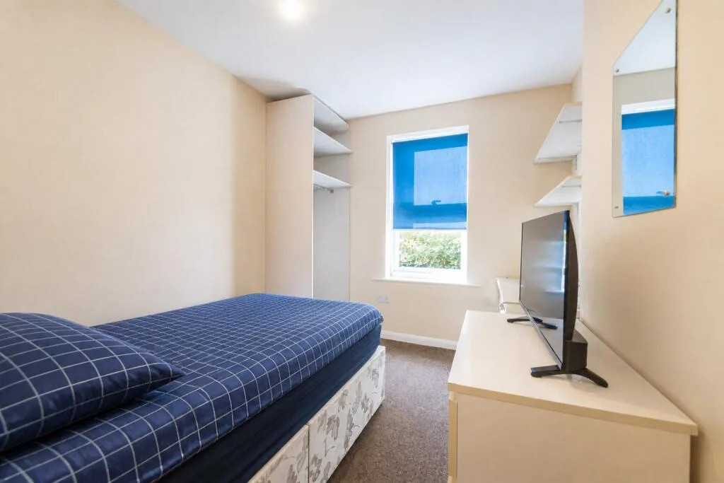 8 bedroom terraced house for rent