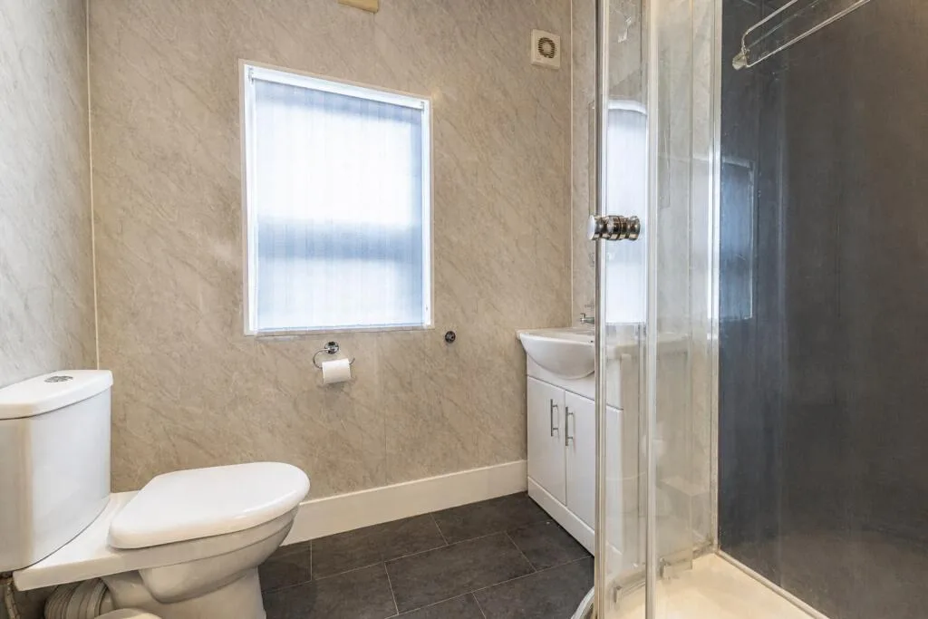 8 bedroom terraced house for rent