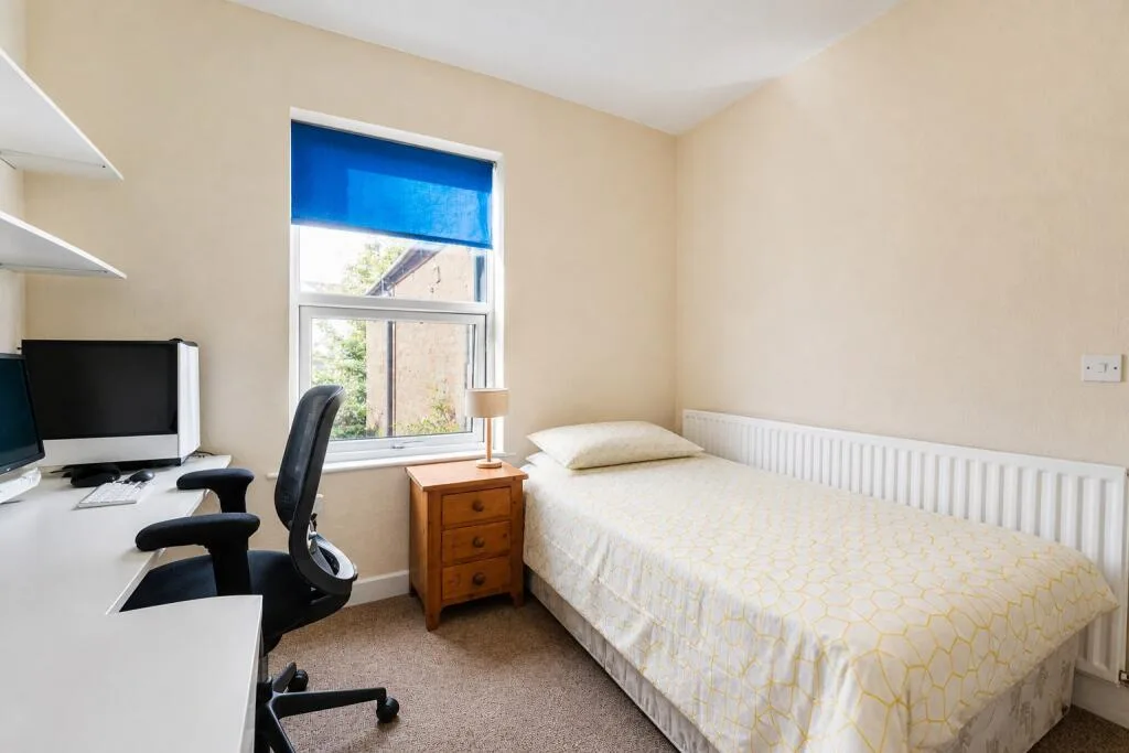8 bedroom terraced house for rent