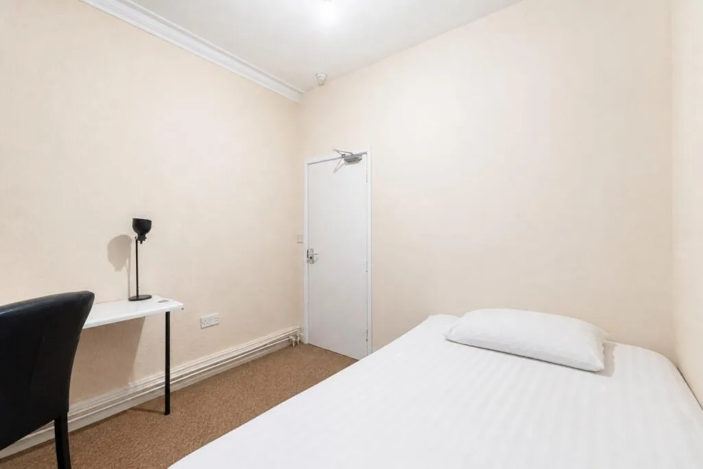 8 bedroom terraced house for rent