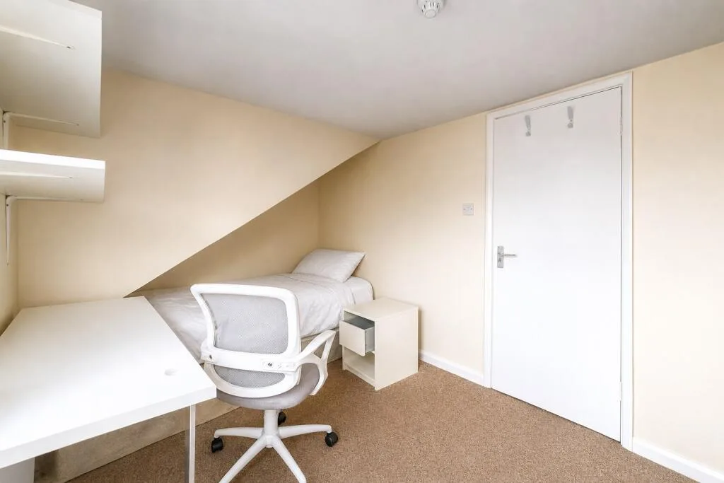 8 bedroom terraced house for rent