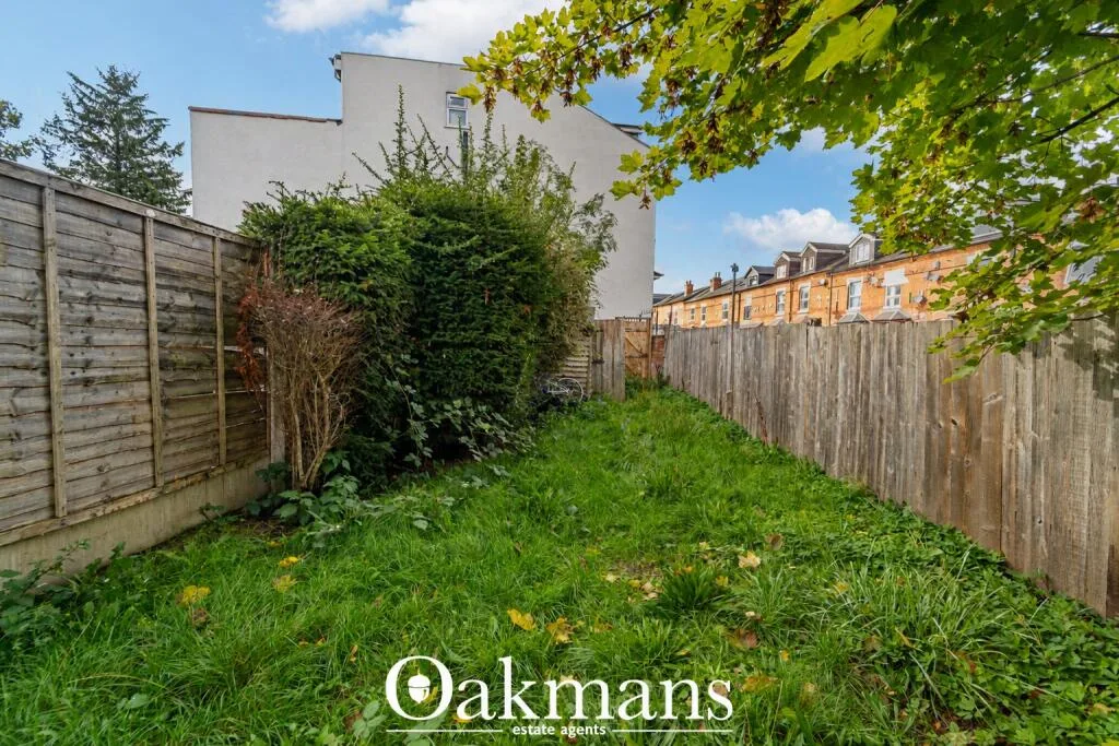 8 bedroom terraced house for rent