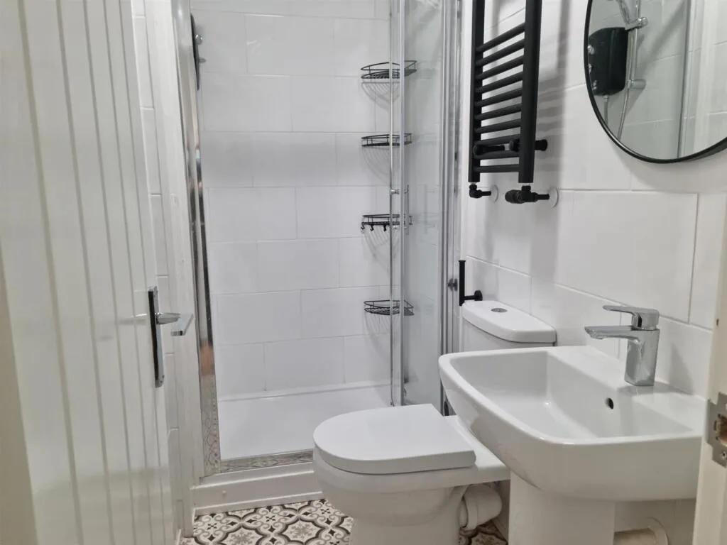 4 bedroom terraced house for rent
